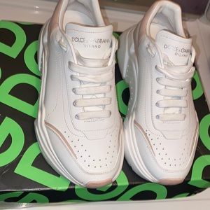 SELLING CUZ THEY ARE TOO SMALL!!! DOLCE DAYMASTERS FROM FARFETCH ‼️‼️‼️